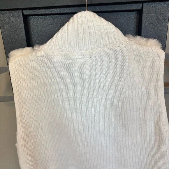 Gap Kids White Faux Fur Vest - size L - Picture 7 of 7